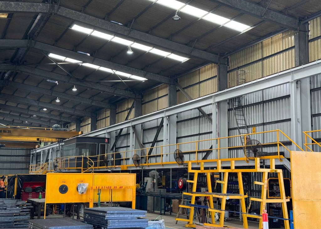 warehouse painting 1024x768