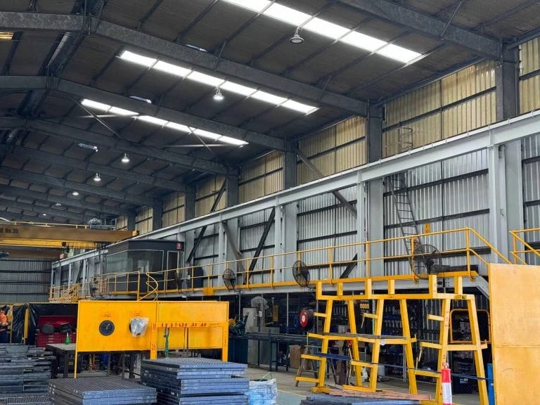 Warehouse-painting-768x576_jpg