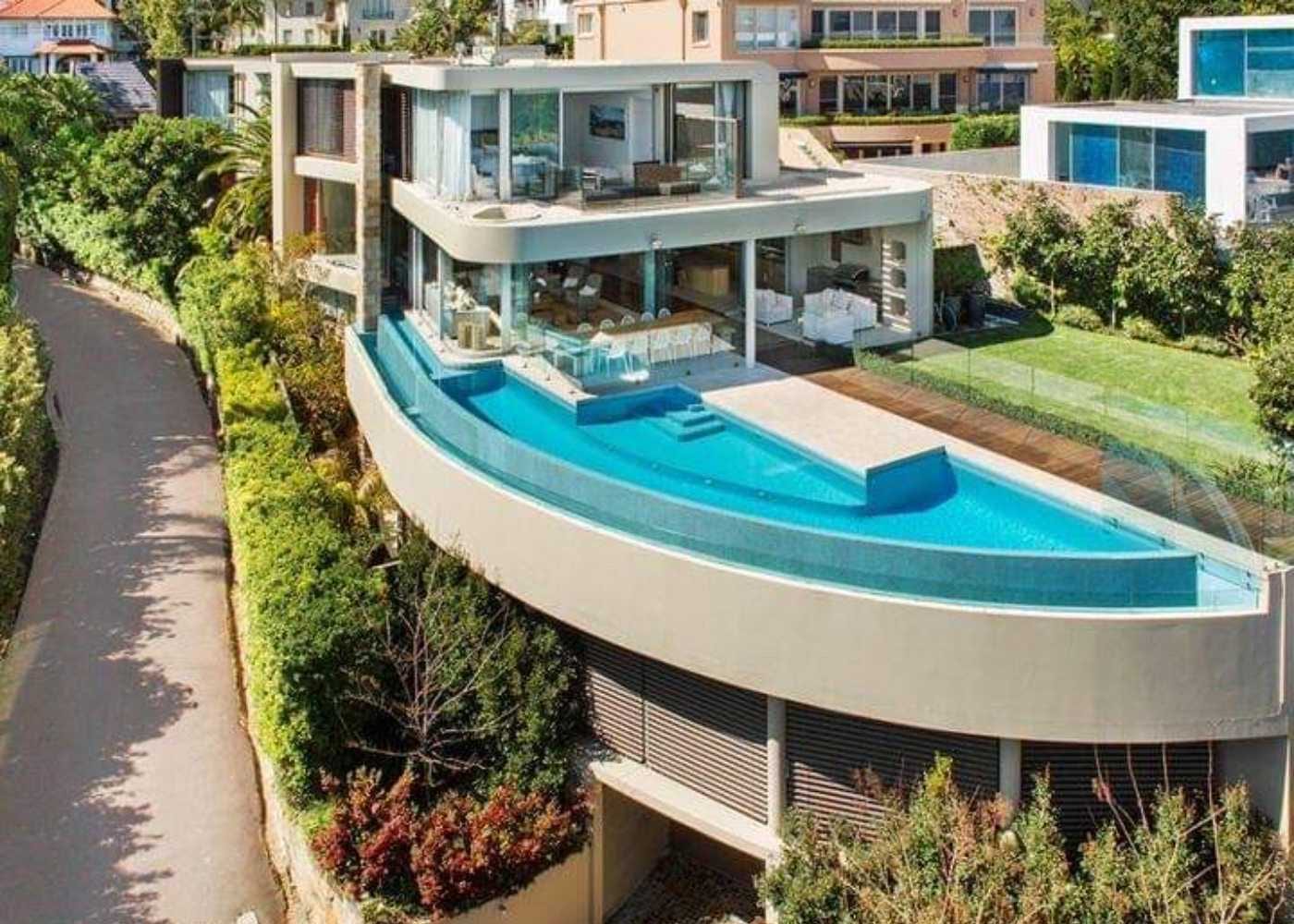 Kirribilli Luxury: $12.5M Harbour Home – $1.8M Over Reserve