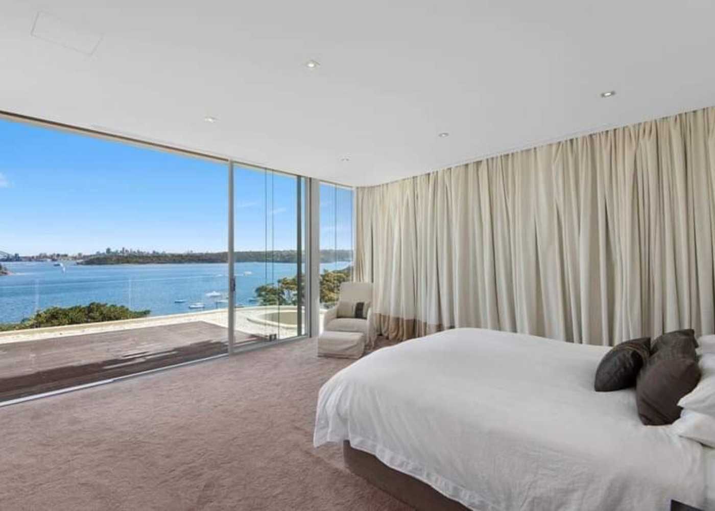 Vaucluse Prestige Paint: $8.5M Harbour Home, $950k Over Reserve